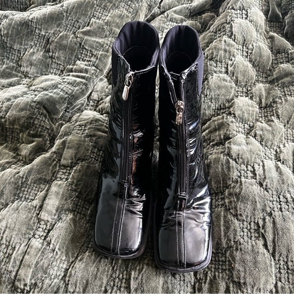 Aquatalia weatherproof patent boots size 7 1/2. Made in Italy. - Picture 9 of 9